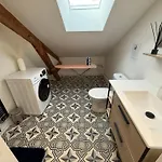 Petite Merveille Sous Les Toits