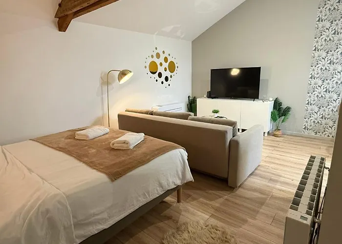 Petite Merveille Sous Les Toits *